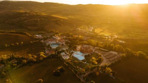 Saturnia Hotel | Terme di Saturnia Natural Spa & Golf Resort - The Leading Hotels of the World