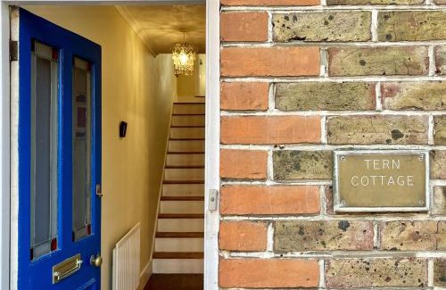 Bognor Regis Casa | Tern Cottage by inspirestays-com