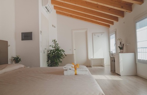Salzano Casa | Terra Ferma Rooms & More