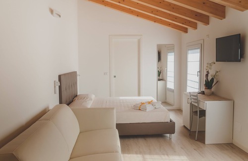 Salzano Casa | Terra Ferma Rooms & More