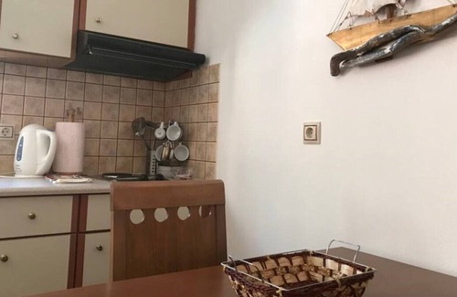 Loutraki Apartamento | Terra Relaxa - Apartamento bajo la piscina.