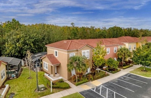 Lake Berkley Casa | Terra verde resort 4brs / 3bth cozy Townhome