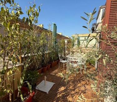 Prati Apartamento | Terrace & 1930s Charm - Vatican Walk