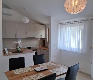 Siroki Brijeg Apartamento | Terrace Apartmani