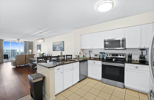 Destin Condominio | Terrace at Pelican Beach Resort by Panhandle Getaways