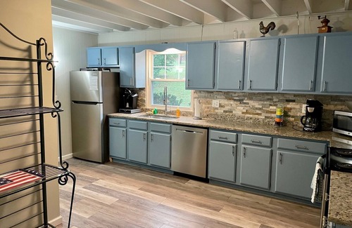 Jacksboro Casa | Terrace Cove: 4BR/2B Lakefront house with private dock and covered slip!