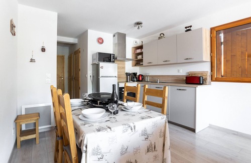 La Joue du Loup Apartamento | Terraza con vista a la montaña para 6