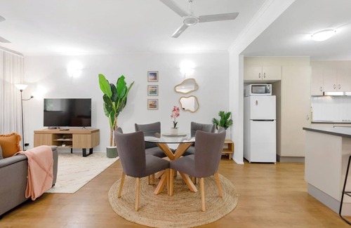 Parramatta Park Apartamento | Terraces on Martyn A Breezy Tropical Pool Retreat