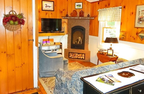 Rangeley Casa | Terraces on Rangeley Lake Cabin #3 - Adorable two bedroom, one bath cabin