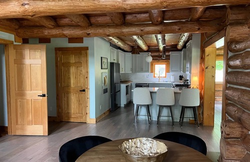 Rockbridge Cabina | Terrapin Hideaway's Loggerhead Main Lodge, Hocking Hills Logan Laureville Rockbridge Sleeps 16 Hot t