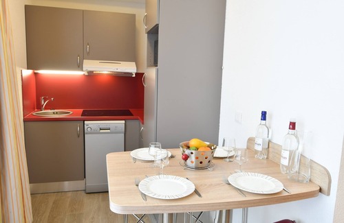 Bassins a Flot Condominio | Appart Charmant + Chic avec Terrasse et Cuisine Privée