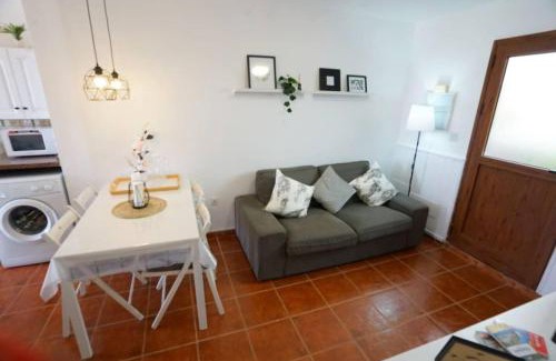 El Guincho Apartamento | Terraza, céntrico pueblo aparcamiento cerca