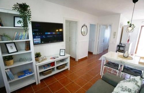 El Guincho Apartamento | Terraza, céntrico pueblo aparcamiento cerca
