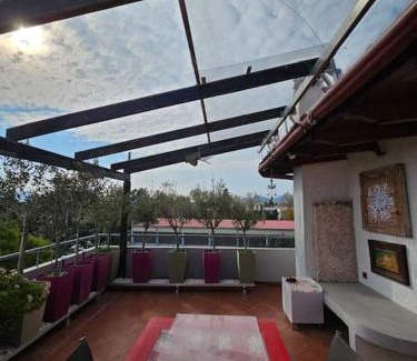 Elefsina Apartamento | Terrazza 14, Family house in Elefsina