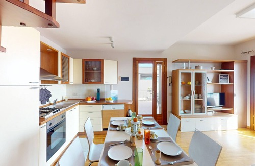 Villanuova sul Clisi Apartamento | Terrazza sul Golfo by Bookinggardalake
