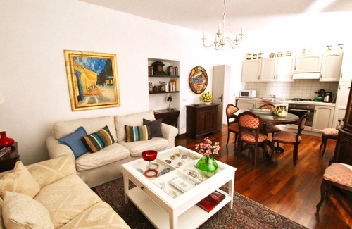 Orvieto Casa | Elegante apartamento con gran jardín amueblado en el techo, capacidad para 4
