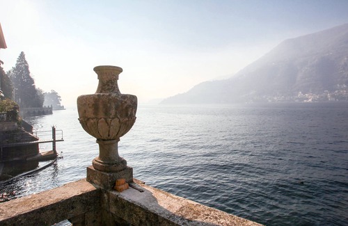 Torno Villa | Villa histórica con hermoso patio en el lago de Como