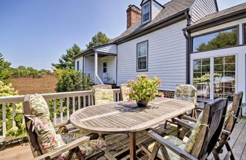 Midlothian Casa | Terre Haute Manor Farmhouse with Gardens and Deck!