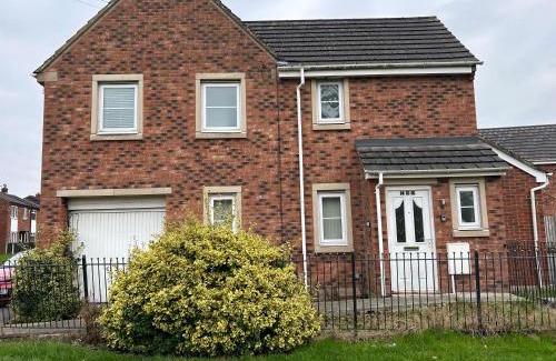 Newton-le-Willows Casa | Terri's House