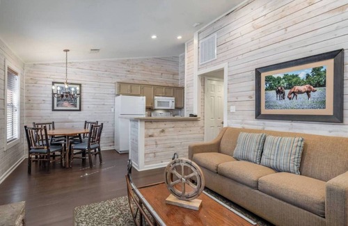 Conroe Apartamento | Terrific 2-bedroom apartment in Conroe with fitness room, WiFi, AC