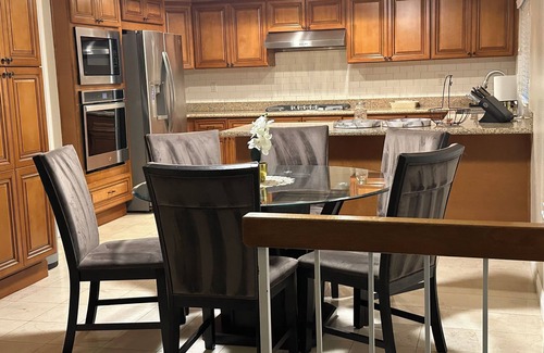 Walnut Casa | Terrific 4-bedroom house with AC in Walnut