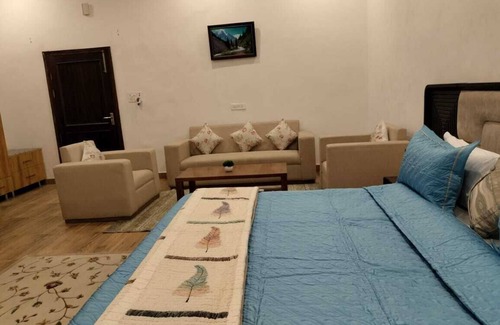 Gurugram Otro | Terrific 5-BHK farmhouse in Gurugram with stunning views