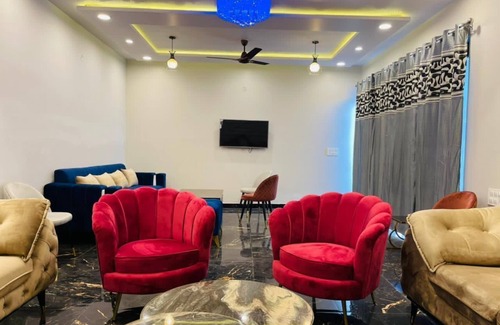 Gurugram Otro | Terrific 5-BHK farmhouse in Gurugram with stunning views