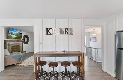 Orem Casa | Terrific 6 Bedrooms & 3 Baths. Waffles & Pets too!