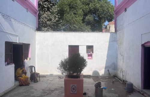 Jhusi Casa | Terrific bungalow walking distance from Kumbh Mela and Ghats Family friendly