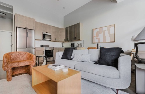 Edgewater Beach Apartamento | Terrific Edgewater 1BR w/ Fitness Center, Lounge & W/D, by Bluedground