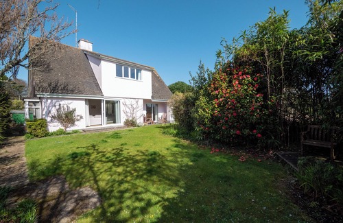 Stoke Fleming Cabaña | Terrific pet friendly 4 bedroom cottage in Stoke Fleming