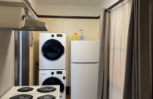 Grand Lake Casa | Terrific spacious 1-bedroom unit near Piedmont and Lake Merritt