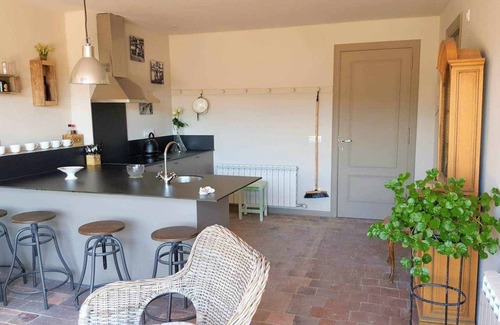 Olot Apartamento | Terrissaire terraza y acceso a la piscina interior