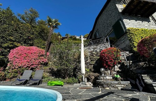 Ronco sopra Ascona Casa | Tessiner Haus, Privater Außenpool, Eigener Garten, Freier Seeblick