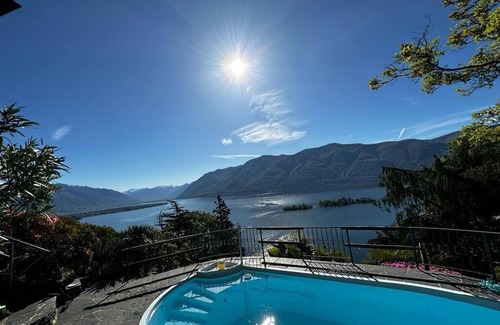 Ronco sopra Ascona Casa | Tessiner Haus, Privater Außenpool, Eigener Garten, Freier Seeblick