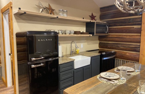 Columbia Falls Cabina | Teton Cabin- Columbia Mountain Ranch
