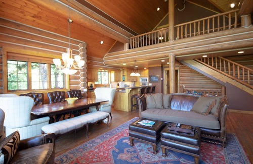 Victor Casa | Teton Retreat Luxury Teton Springs Log Cabin. Forest Access, A/C, Hot Tub.