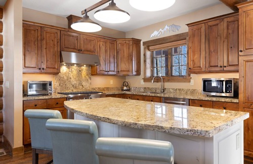 Victor Cabina | Restful Adventure Cabin at Bronze Buffalo Ranch includes resort amenity access!