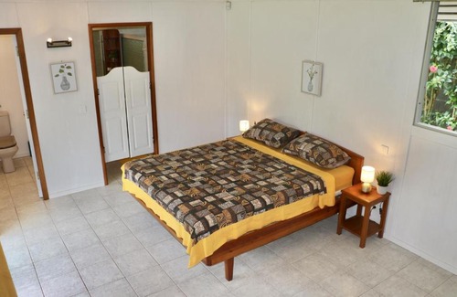 Taravao Casa | TEVIHOUSE 2 Bedrooms House or-and Bungalow with Pool