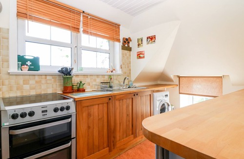 Jedburgh Cabaña | TEVIOT VIEW COTTAGE, pet friendly, with a garden in Ancrum