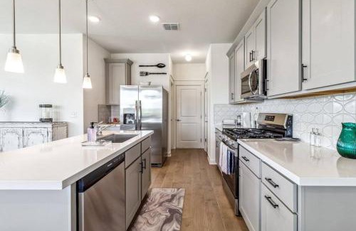 Del Valle Casa | Texan Oasis, minutes from COTA, Airport, and all Austin has to offer!