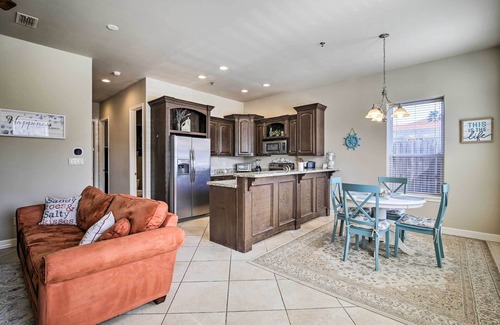 South Padre Island Apartamento | Texas Condo w/ Outdoor Pools - Walk to Beach!
