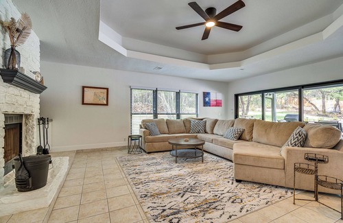Marshall Ford Vista Casa | Texas Family-Friendly Escape w/ Pool: Near Lake!