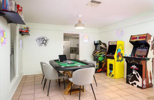 North San Antonio - SAT Casa | Texas Modern Minutes from Airport