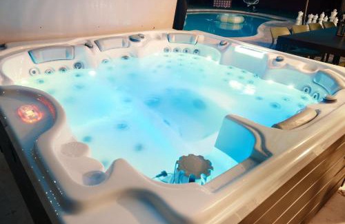North San Antonio - SAT Casa | Texas Oasis - Pool Games Hot Tub & Family Fun