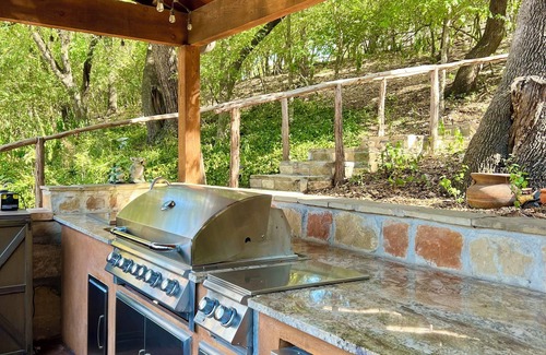 North San Antonio - SAT Casa | Texas Rustic Cozy Home in San Antonio Texas - 15 minutes from the Airport