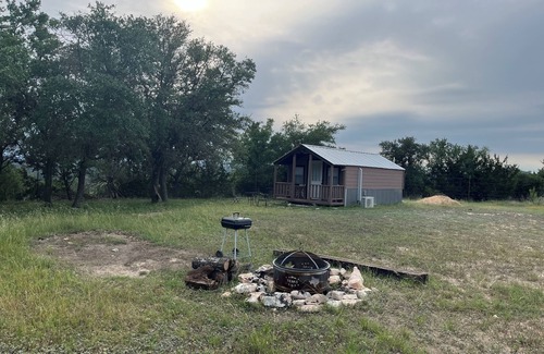 Pipe Creek Cabina | Texas Sage One Room Cabin