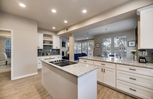 Plano Casa | Texas Size 5Bed 3.5Bath, Heated Spa, Pool