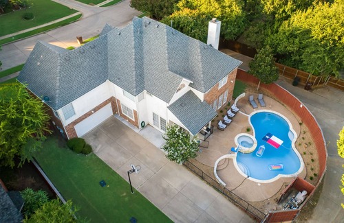 Plano Casa | Texas Size 5Bed 3.5Bath, Heated Spa, Pool