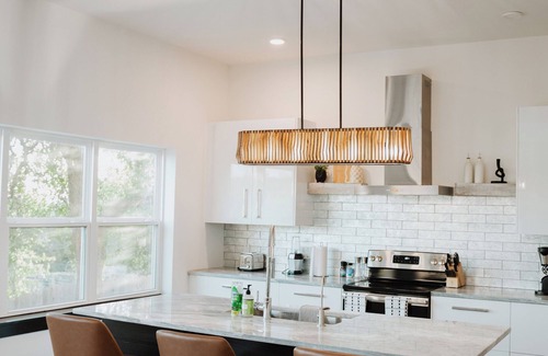 Lakewind Estates Casa | Texas Street - Hill Country Home and Venue